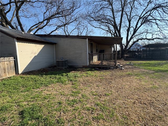 300 N Broadway, Blanket, TX 76432
