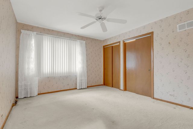 1023 S Lancaster Street, Mount Prospect, IL 60056