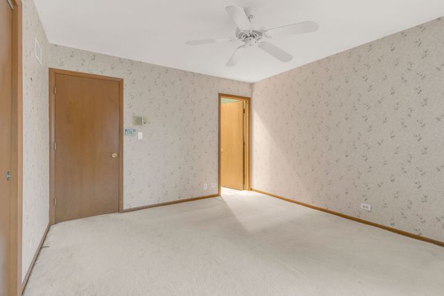 1023 S Lancaster Street, Mount Prospect, IL 60056