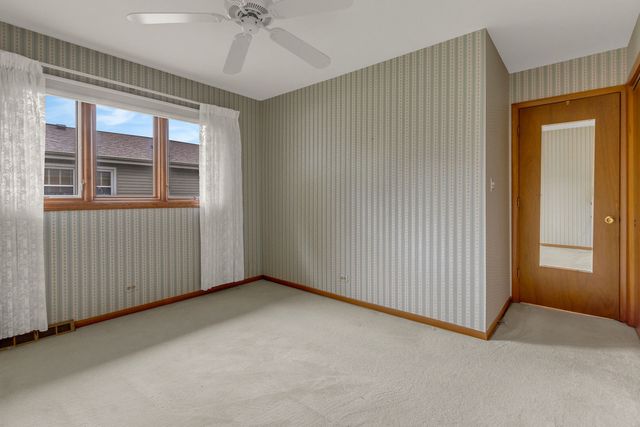 1023 S Lancaster Street, Mount Prospect, IL 60056