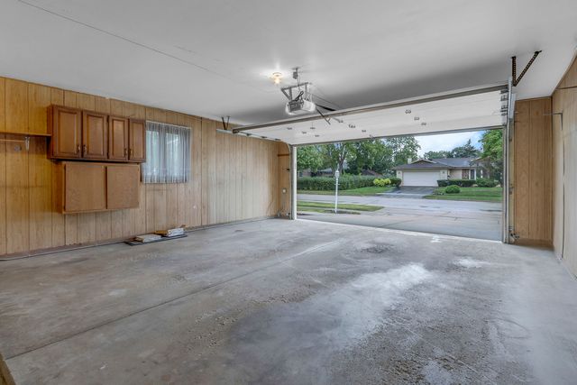 1023 S Lancaster Street, Mount Prospect, IL 60056