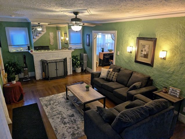 1 Agate Ave 1, Worcester, MA 01604