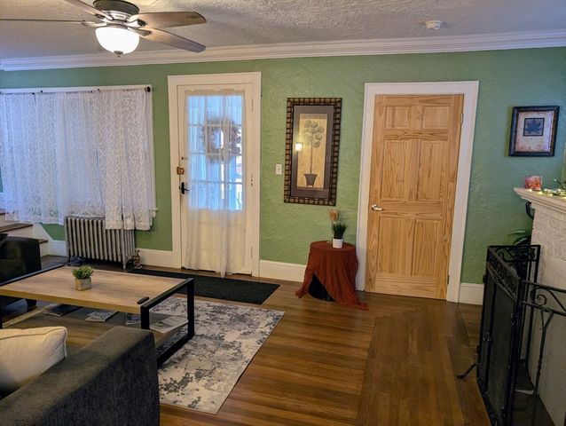 1 Agate Ave 1, Worcester, MA 01604