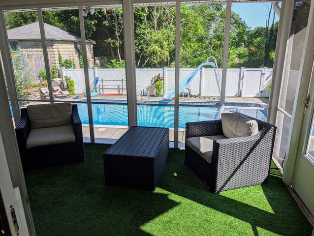 1 Agate Ave 1, Worcester, MA 01604