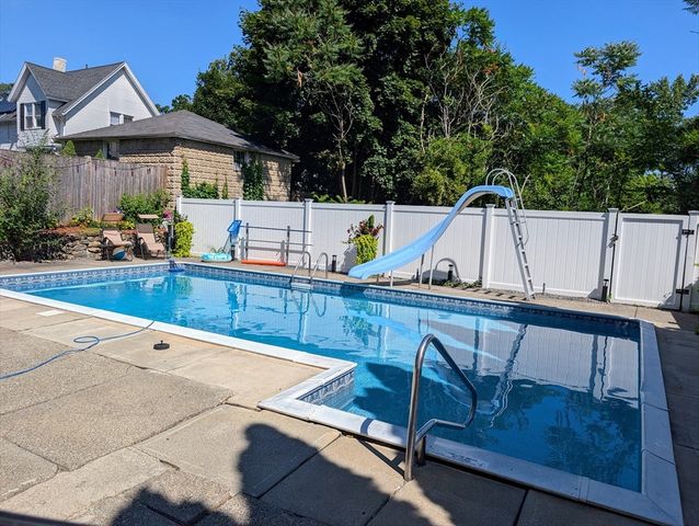 1 Agate Ave 1, Worcester, MA 01604
