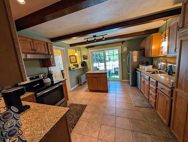 1 Agate Ave 1, Worcester, MA 01604