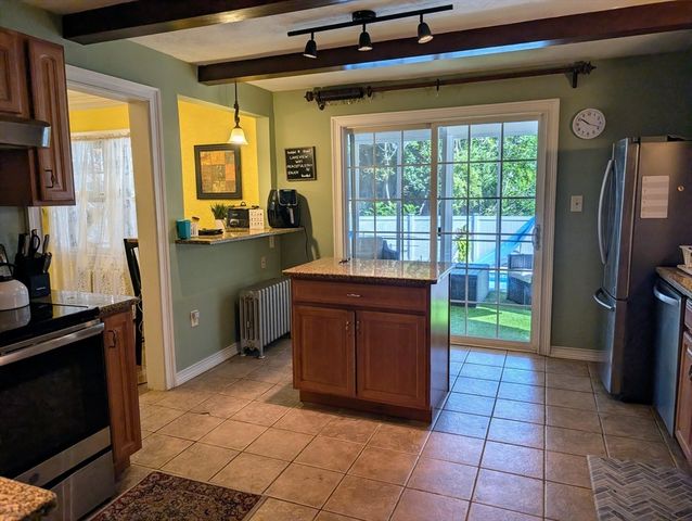 1 Agate Ave 1, Worcester, MA 01604