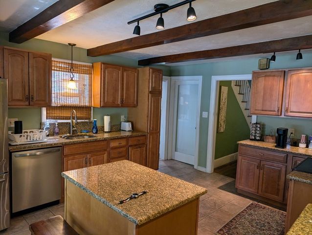 1 Agate Ave 1, Worcester, MA 01604