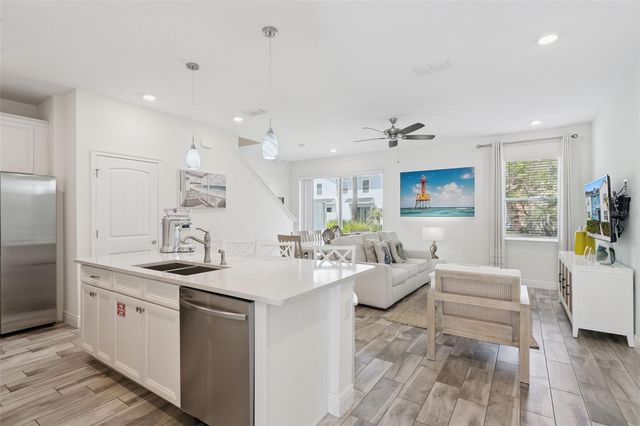 8201 SURF STREET, Kissimmee, FL 34747
