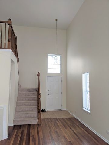 692 Silk Oak Lane, Crystal Lake, IL 60014