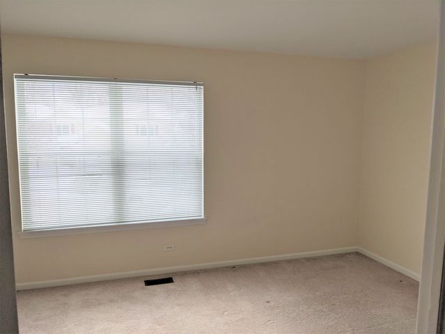 692 Silk Oak Lane, Crystal Lake, IL 60014