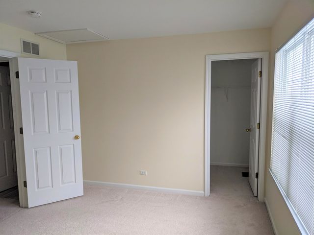 692 Silk Oak Lane, Crystal Lake, IL 60014