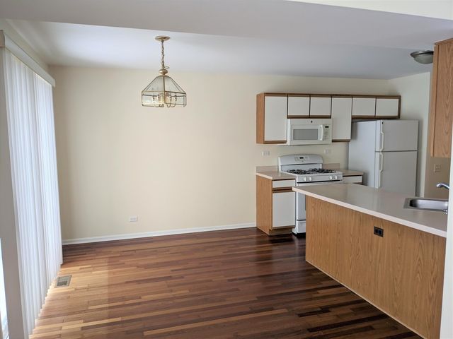 692 Silk Oak Lane, Crystal Lake, IL 60014