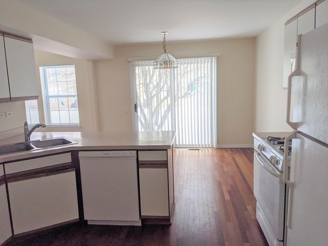 692 Silk Oak Lane, Crystal Lake, IL 60014