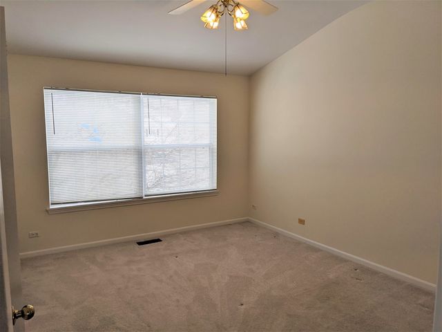 692 Silk Oak Lane, Crystal Lake, IL 60014