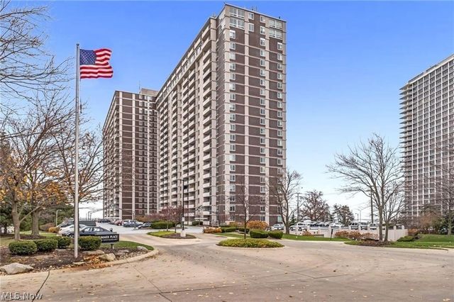 12900 Lake Avenue 118, Lakewood, OH 44107
