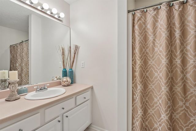 611 SE Chaparal Court, Ankeny, IA 50021