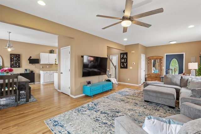 611 SE Chaparal Court, Ankeny, IA 50021