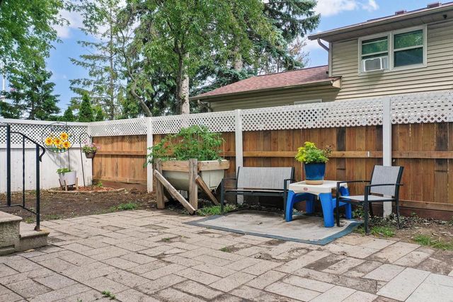 1643 W MASON STREET, Green Bay, WI 54303