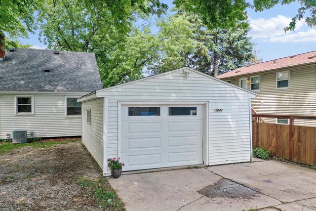 1643 W MASON STREET, Green Bay, WI 54303