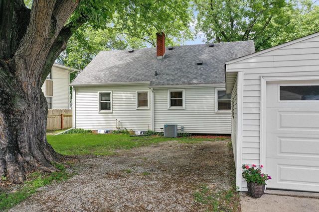 1643 W MASON STREET, Green Bay, WI 54303