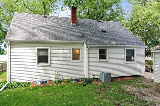1643 W MASON STREET, Green Bay, WI 54303