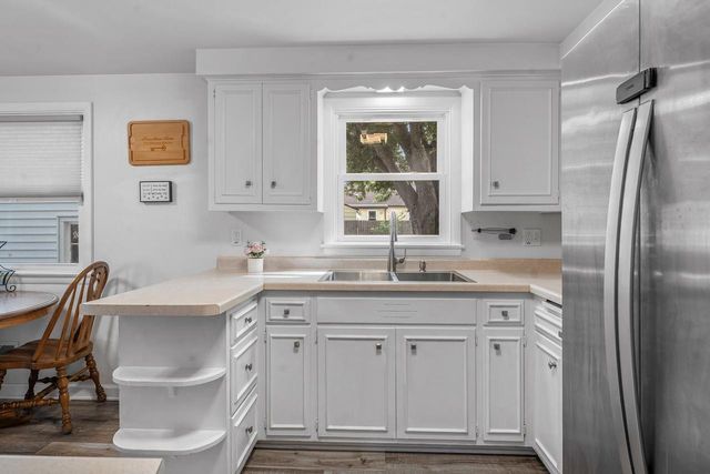1643 W MASON STREET, Green Bay, WI 54303