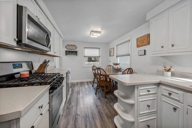 1643 W MASON STREET, Green Bay, WI 54303