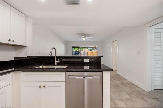 11674 Pointe Circle DR, Fort Myers, FL 33908