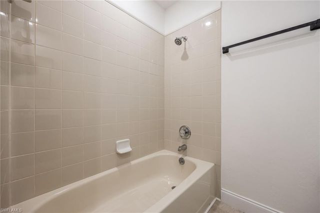 11674 Pointe Circle DR, Fort Myers, FL 33908