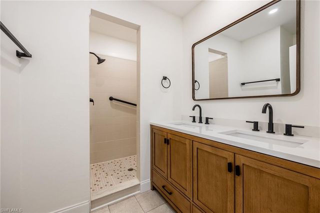 11674 Pointe Circle DR, Fort Myers, FL 33908