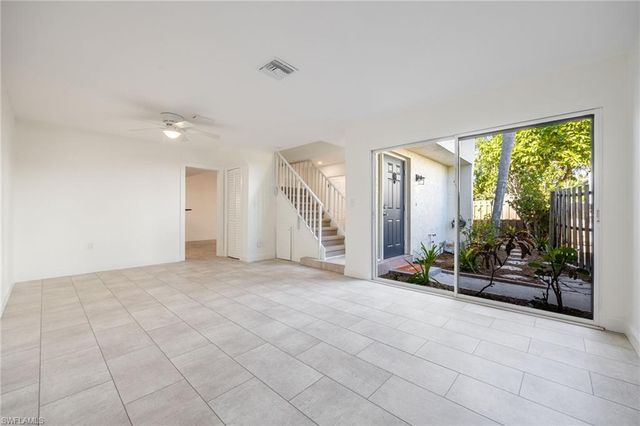 11674 Pointe Circle DR, Fort Myers, FL 33908