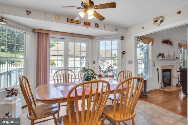 7 LARCH LN, Enola, PA 17025