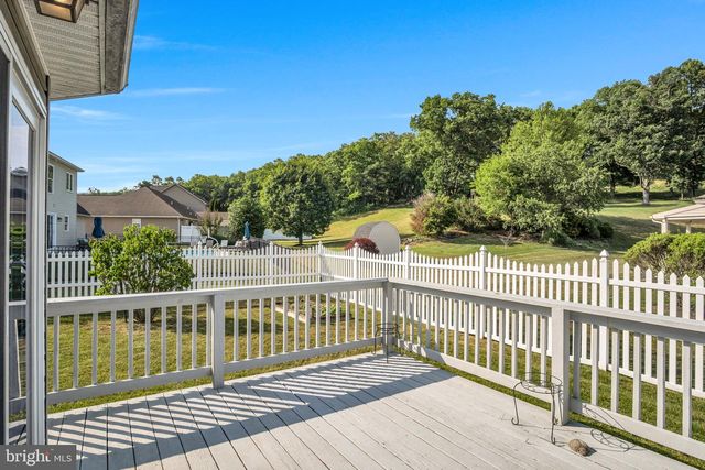 7 LARCH LN, Enola, PA 17025