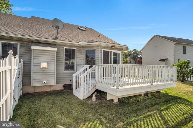 7 LARCH LN, Enola, PA 17025