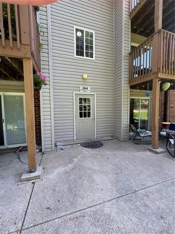 2844 Blackforest Drive F, Oakville, MO 63129