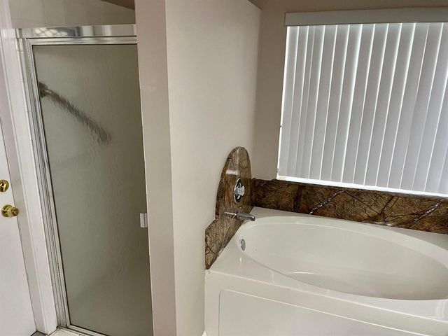 6365 Lansdowne Circle, Boynton Beach, FL 33472