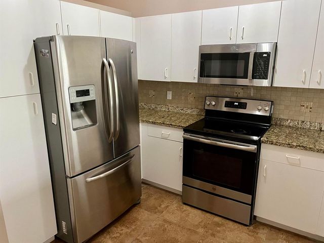 6365 Lansdowne Circle, Boynton Beach, FL 33472