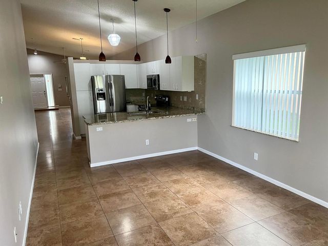 6365 Lansdowne Circle, Boynton Beach, FL 33472