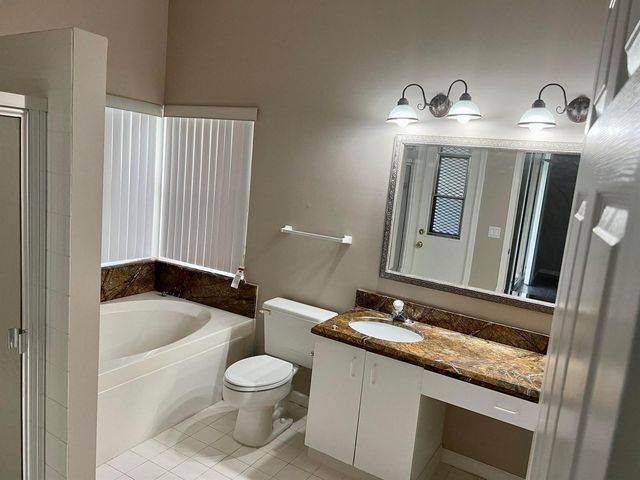 6365 Lansdowne Circle, Boynton Beach, FL 33472