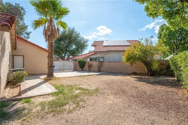 105 S Lamarr, Rialto, CA 92376