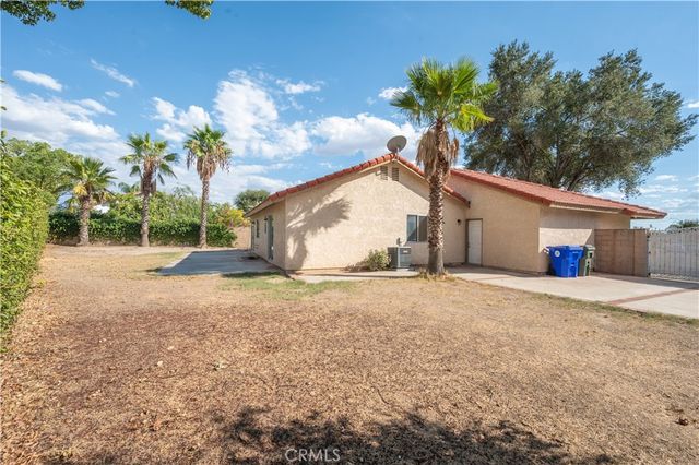 105 S Lamarr, Rialto, CA 92376