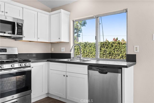 105 S Lamarr, Rialto, CA 92376