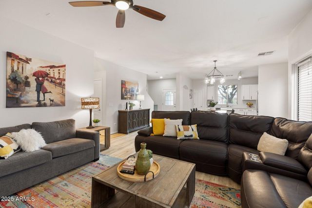 3726 E KRISTAL Way, Phoenix, AZ 85050