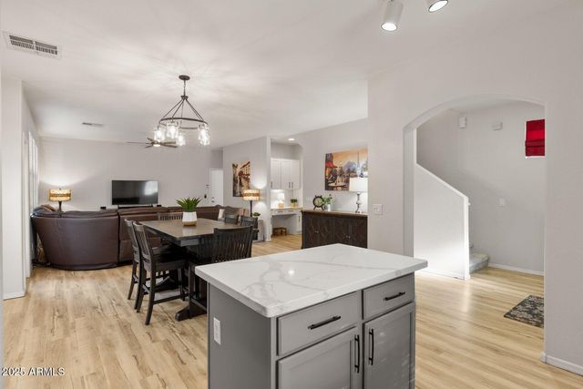 3726 E KRISTAL Way, Phoenix, AZ 85050