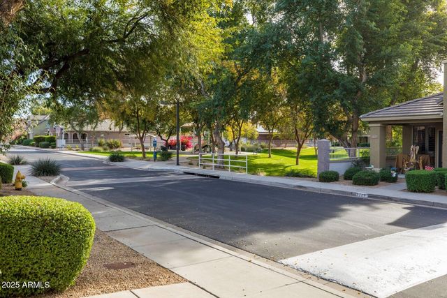 3726 E KRISTAL Way, Phoenix, AZ 85050