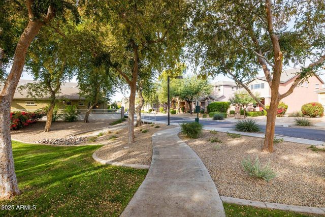 3726 E KRISTAL Way, Phoenix, AZ 85050