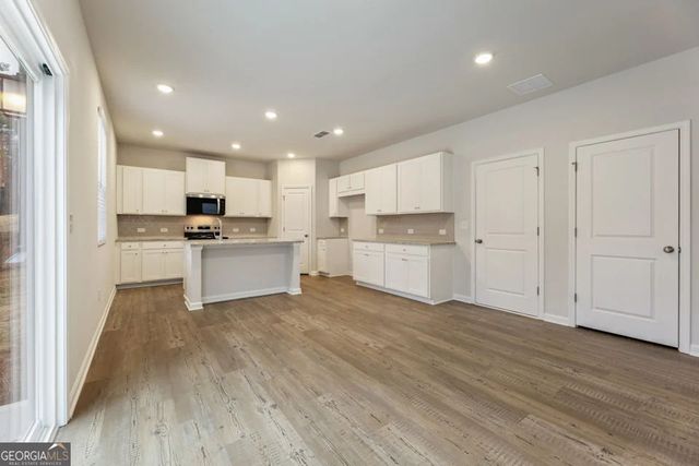 5104 Union Heights Way, Flowery Branch, GA 30542