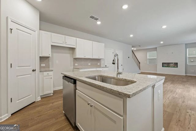 5104 Union Heights Way, Flowery Branch, GA 30542