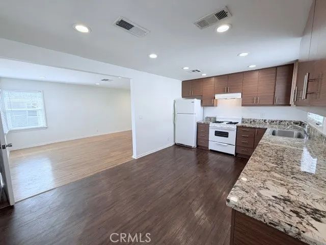 8465 Quartz Avenue, Winnetka, CA 91306
